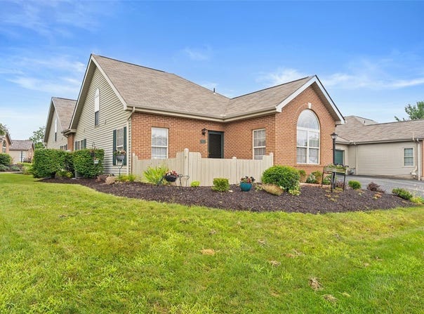 5113 Polo Fields Dr, Hampton, PA 15044