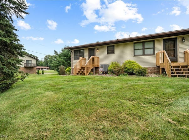 1222 Schneiders Crossing Road NW unit: #C, Dover, OH 44622