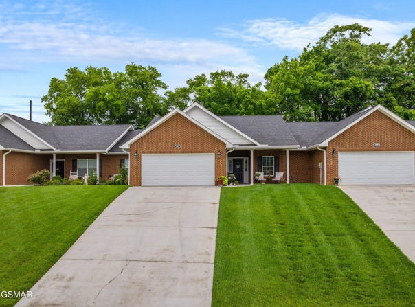 1032 Patriots Drive, Dandridge, TN 37725