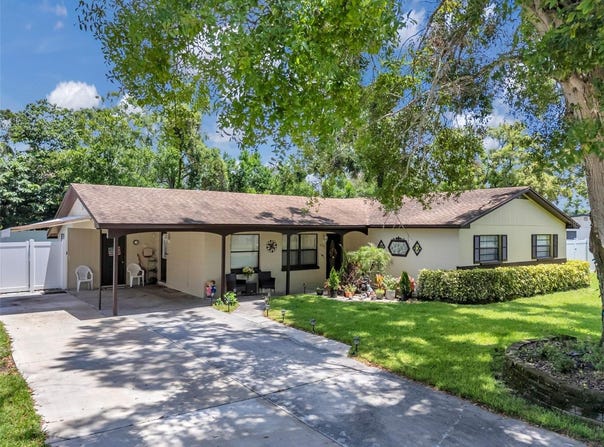 2521 KRUEGER LANE, TAMPA, FL 33618
