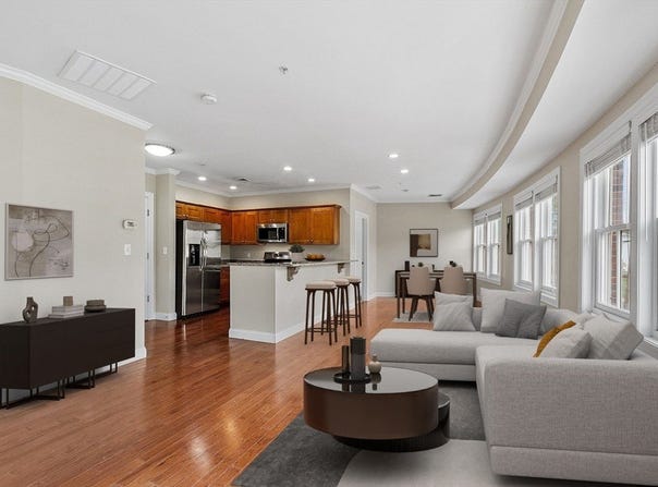 70 Great Rd, Bedford, MA 01730