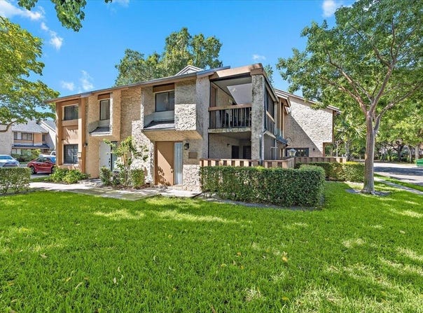 130 WIMBLEDON LAKE Drive, Plantation, FL 33324
