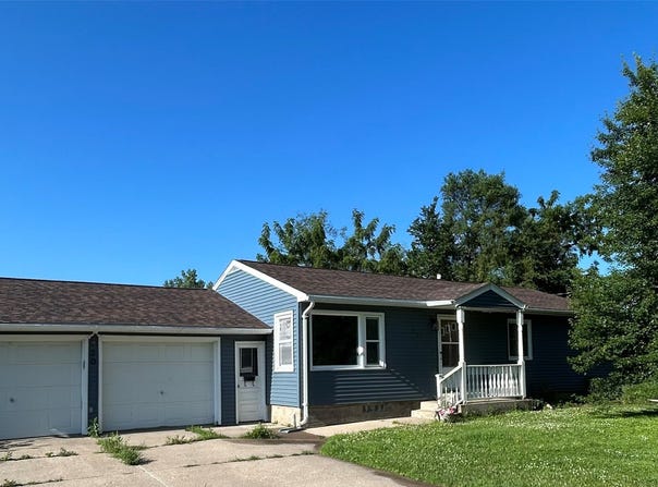320 1st Avenue, Grinnell, IA 50112
