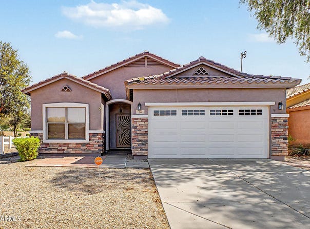 15 W DESERT VISTA Trail, San Tan Valley, AZ 85143
