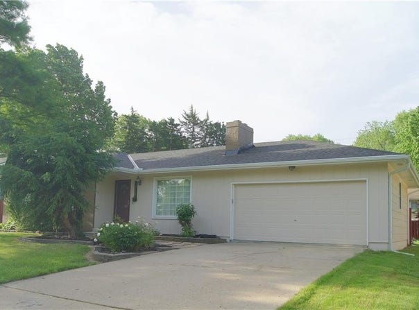 1919 Seneca Street, Leavenworth, KS 66048