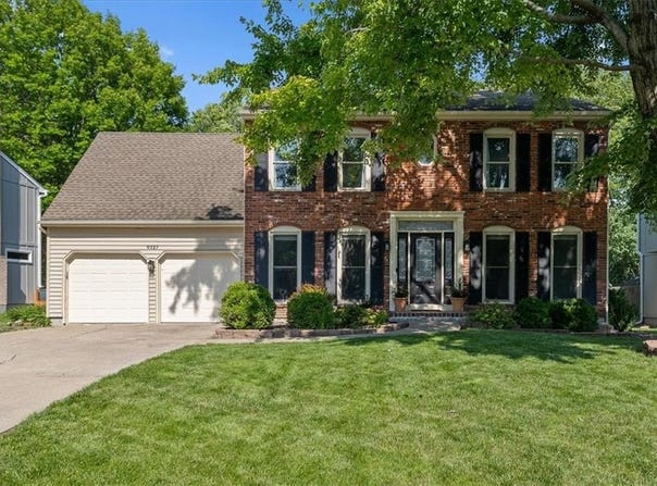 9327 Tomashaw Lane, Lenexa, KS 66219
