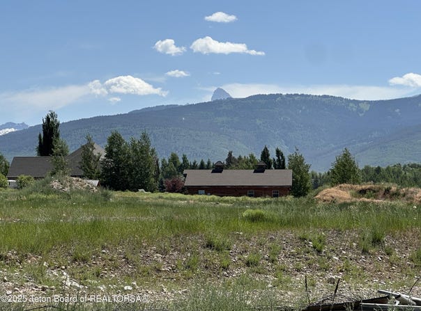 110 SAGEWOOD Drive, Driggs, ID 83422