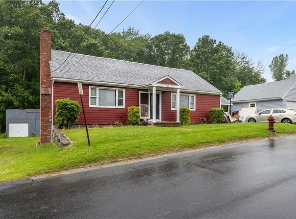 332 10th Avenue, Woonsocket, RI 02895