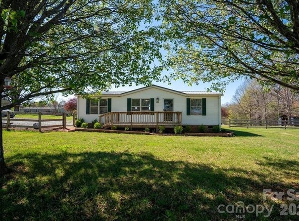889 Tabor Road, Olin, NC 28660