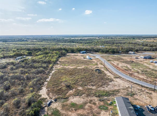 105 Sly St, Dale, TX 78616