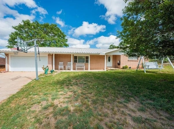 702 Smokey Mountain Dr, Kerrville, TX 78028