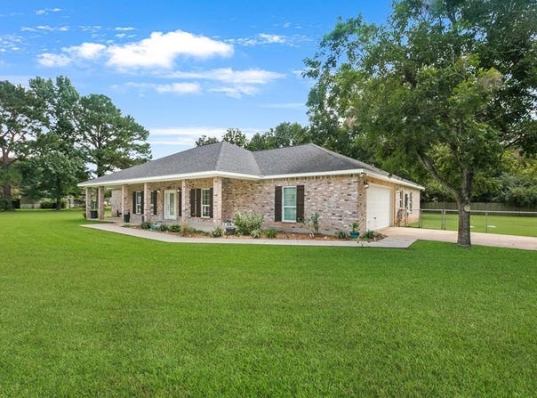 202 Ruston Rd., Carriere, MS 39426