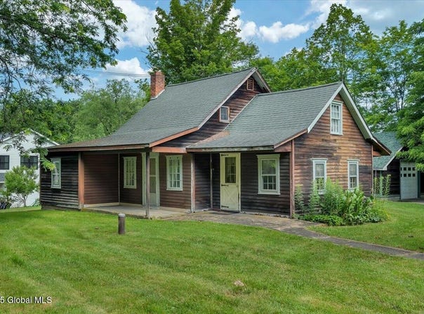2724 CR-21, Kinderhook, NY 12106