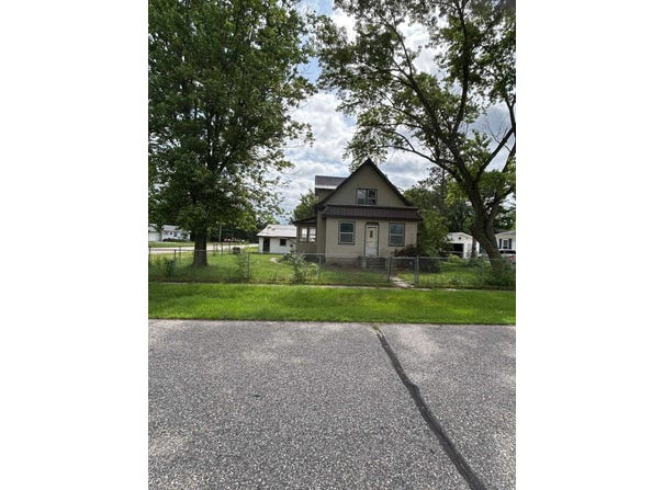 143 N Clark Street, Lone Rock, WI 53556