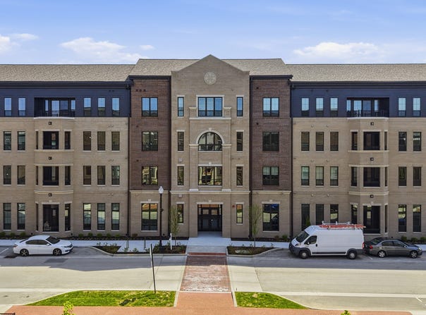 925 Veterans Way, Carmel, IN 46032