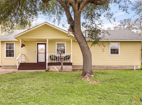 1143 Dawnridge Drive, Canyon Lake, TX 78133