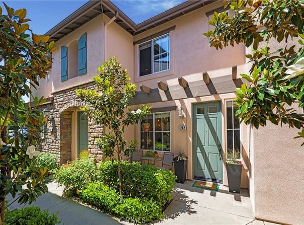 242 Knoll, Mission Viejo, CA 92692