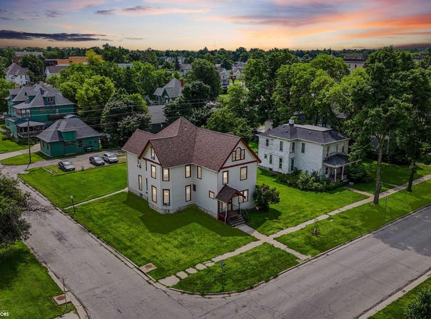 1132 Main Street, Grinnell, IA 50112