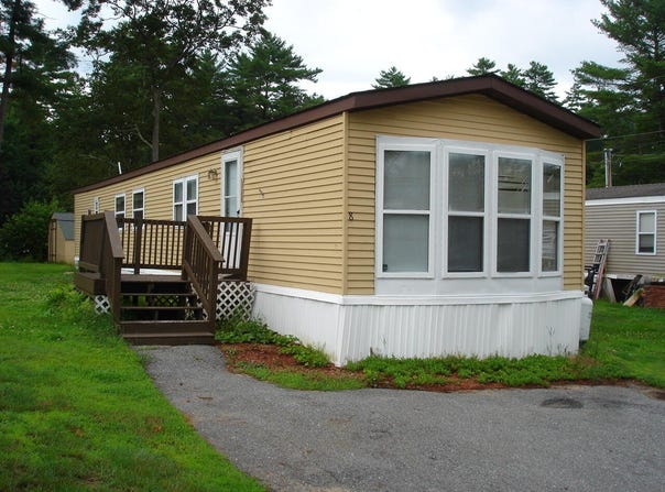 8 Holiday Lane, Standish, ME 04084