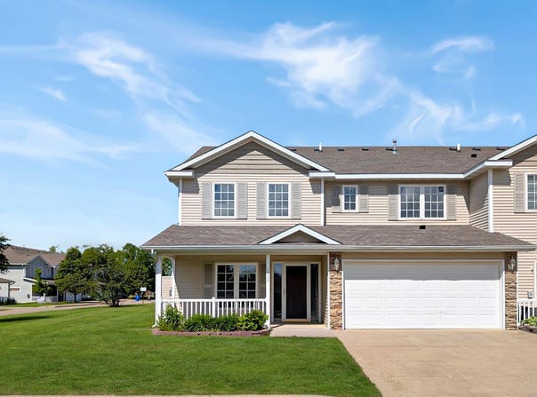 2101 Meadow Court unit: 1304, Des Moines, IA 50320
