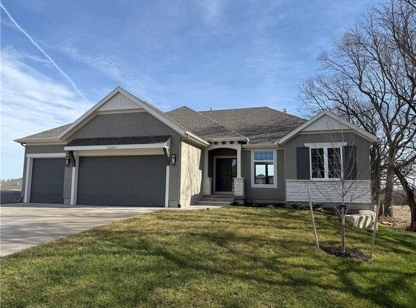 20287 Barker Street, Spring Hill, KS 66083