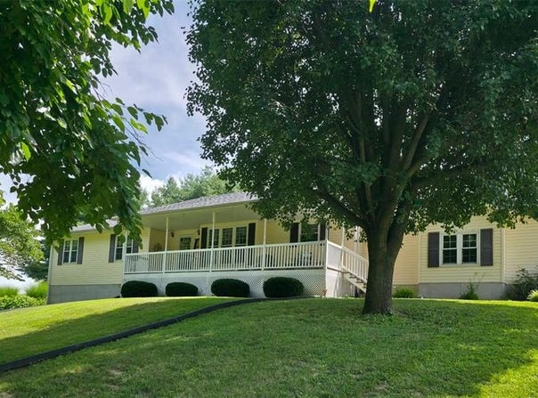 40 Ridge Street, Moro, IL 62067