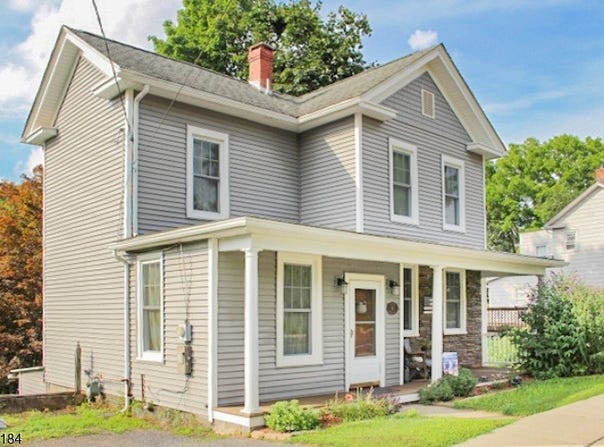 42 Main St, Hampton Boro, NJ 08827