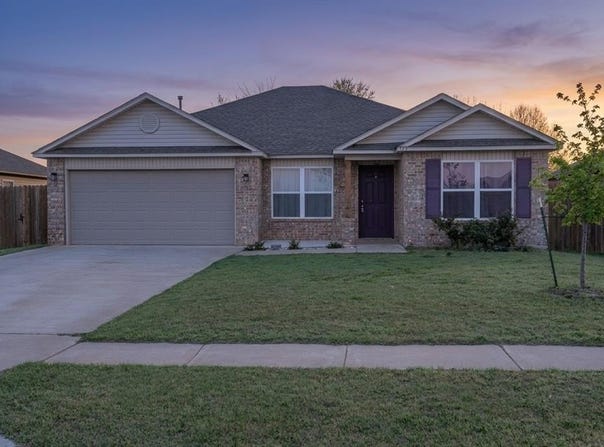 525 W Ava Drive, Mustang, OK 73064