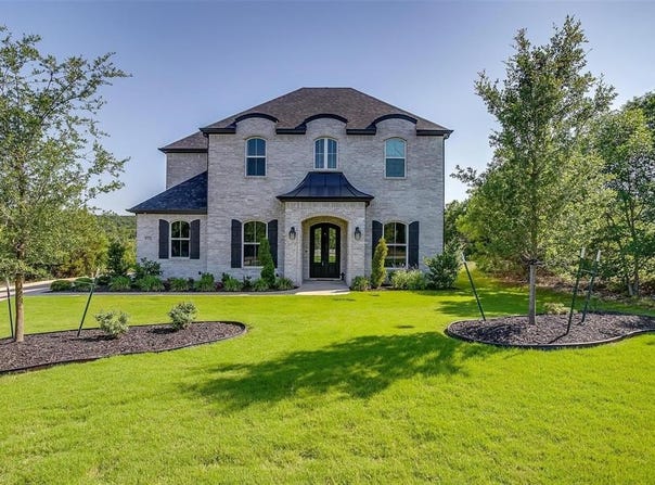 8732 Fullerton Drive, Cleburne, TX 76033