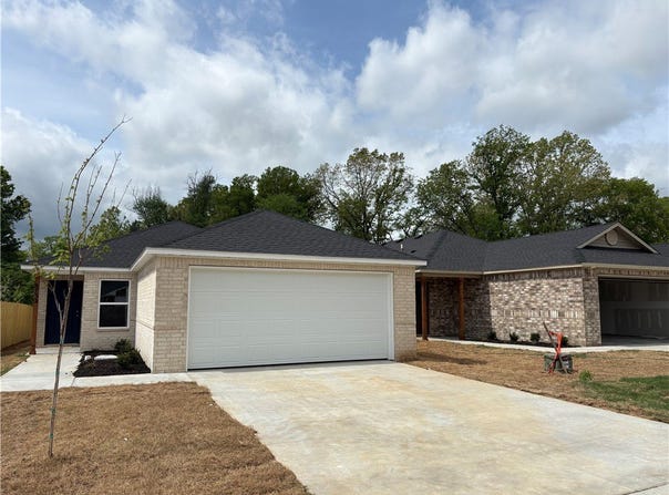 8732 Preston Wood Drive, Fort Smith, AR 72916
