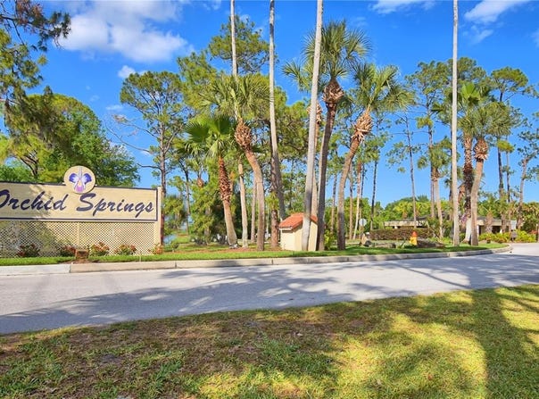200 EL CAMINO DRIVE, WINTER HAVEN, FL 33884