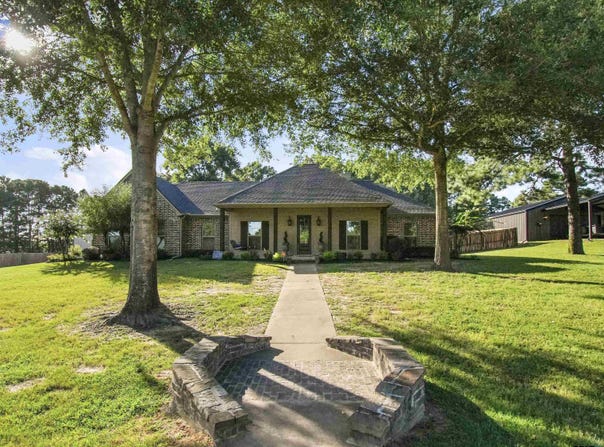 130 Chase Creek Dr, Henderson, TX 75654
