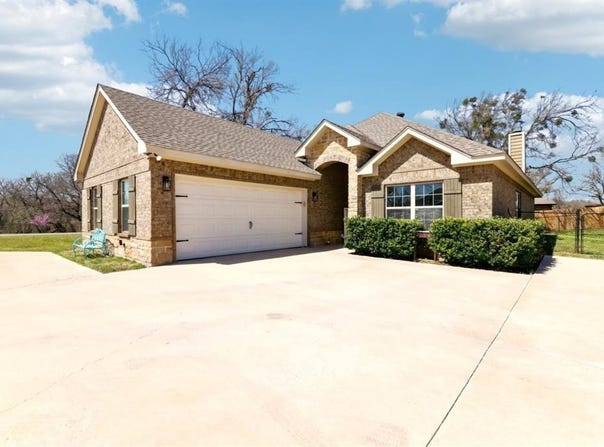 6500 Arcola Court, Granbury, TX 76049