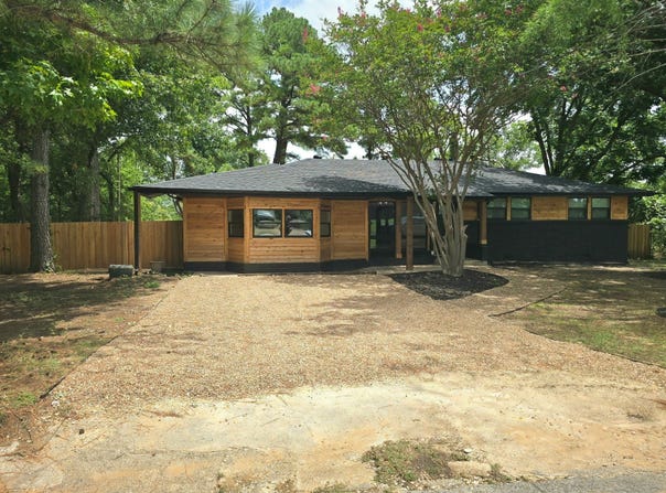 404 W Hillcrest Street, Keene, TX 76059