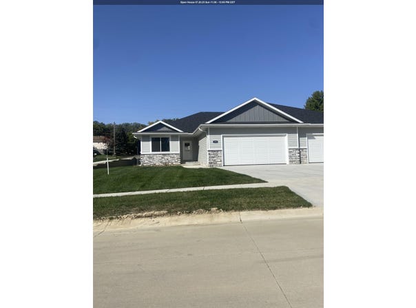 3401 Lafayette Dr, Sioux City, IA 51104