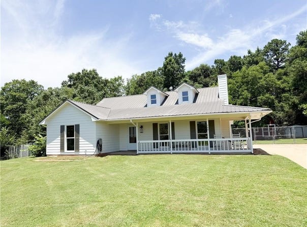 740 Cummings Rd, Smiths Station, AL 36877