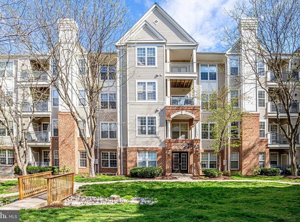 3003 NICOSH CIR #3107, FALLS CHURCH, VA 22042