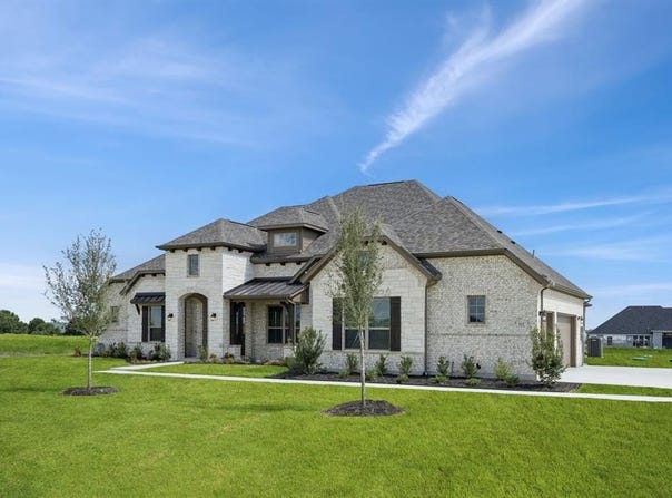 112 Swan Lake Drive, Waxahachie, TX 75165