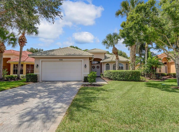 7756 Greenbrier Circle, Port Saint Lucie, FL 34986