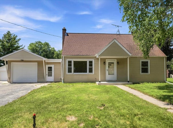 1109 11th Ave, Grafton, WI 53024