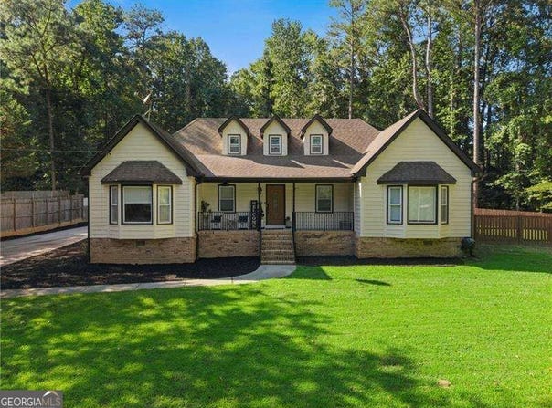 3525 Rock Falls Drive, Snellville, GA 30039