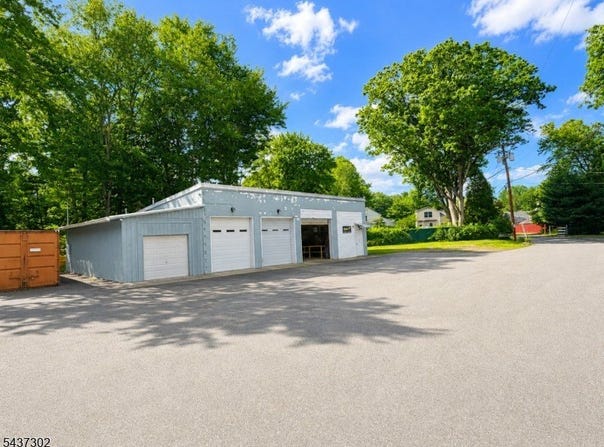 3 William St, Wanaque Boro, NJ 07420-1423