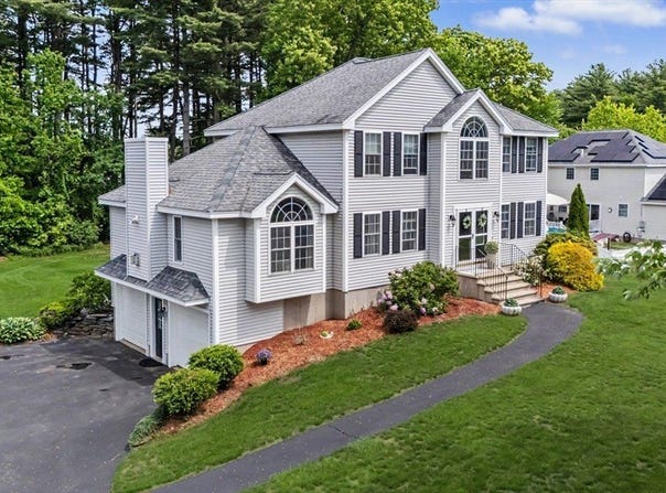 72 Heritage Rd, Dracut, MA 01826