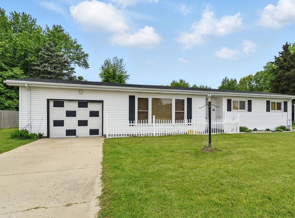 766 S Crystal Avenue, Benton Harbor, MI 49022