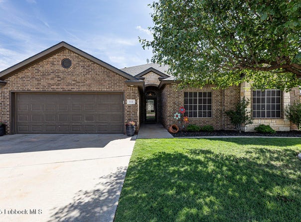 210 Berkshire Avenue, Wolfforth, TX 79382