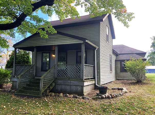 209 W Gilson Street, Edmore, MI 48829