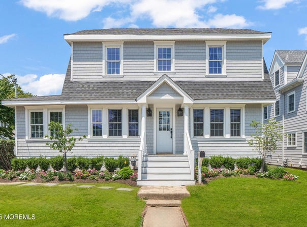 31 Wesley Street, Monmouth Beach, NJ 07750