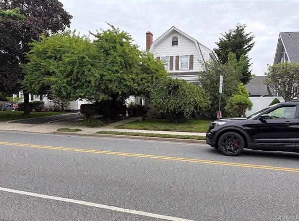 259 Lincoln Avenue, Rockville Centre, NY 11570