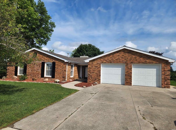 103 Deep    Water Court, Geneva, IN 46740
