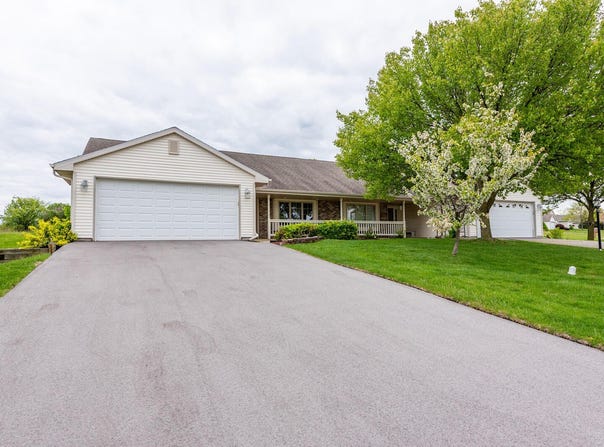 1105 W York St, Oak Creek, WI 53154